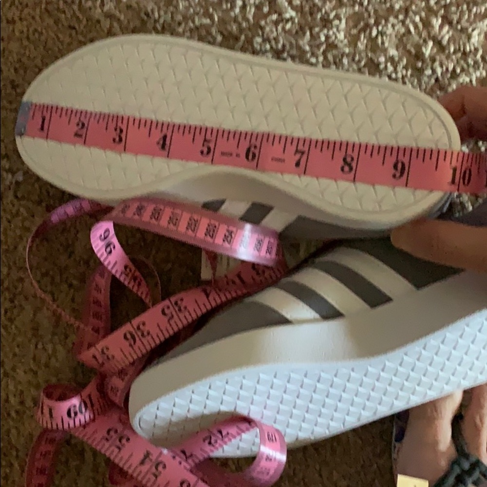 Adidas gray shoes size 4 - Picture 8 of 8